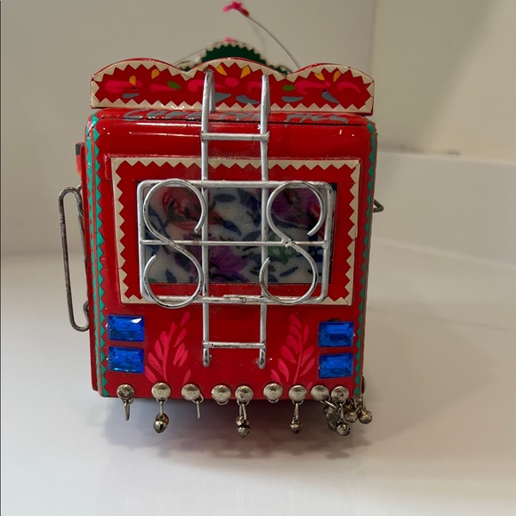 Hand-Painted wooden Decorative Pakistani Truck - Picture 6 of 9